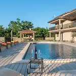 Santa Cruz Tatil Evi *